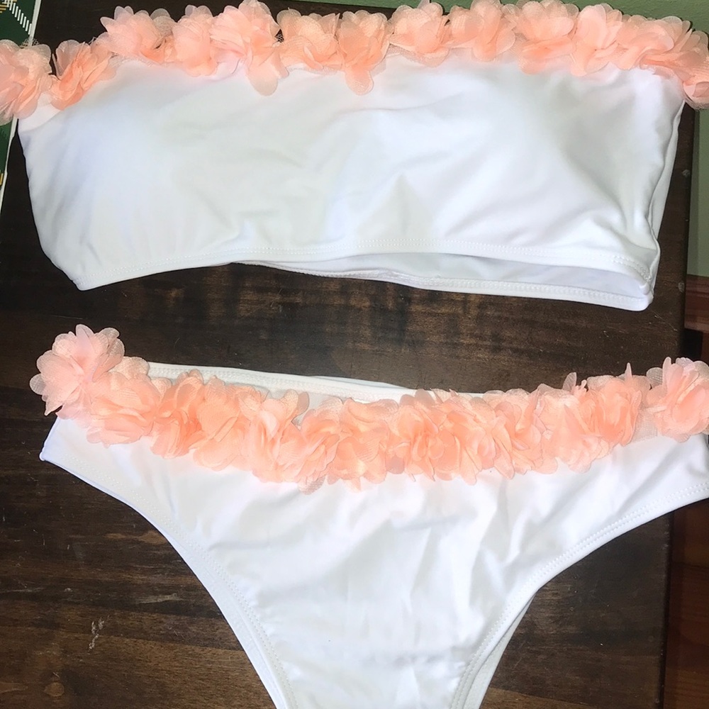 Strapless swimsuit